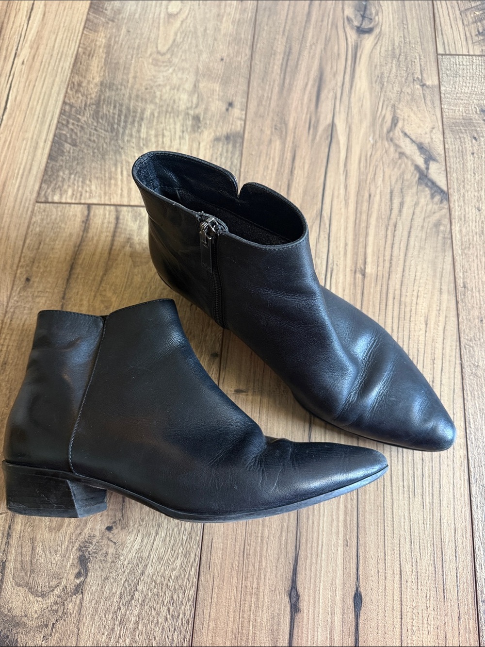Aquatalia Black Weatherproof Leather Ankle Boots Pointed Toe Block Heel 7.5